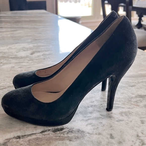Nine West Black Suede Leather Upper Heels Pumps  1” Platform Sz 7.5 4” - Picture 1 of 6